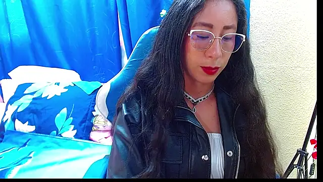Gia leinn online show from July 23, 2026, 6:50 pm