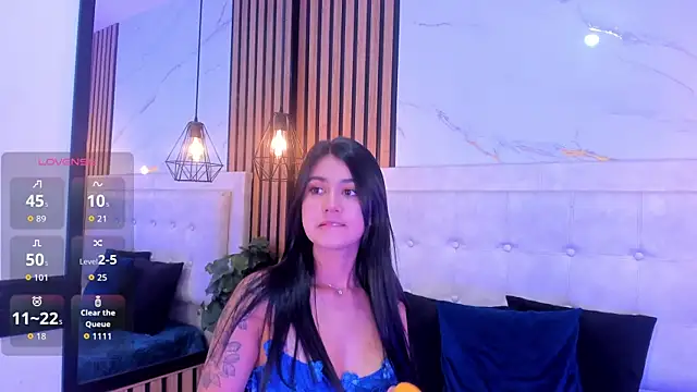Madyson18 online show from April 24, 2026, 12:07 pm