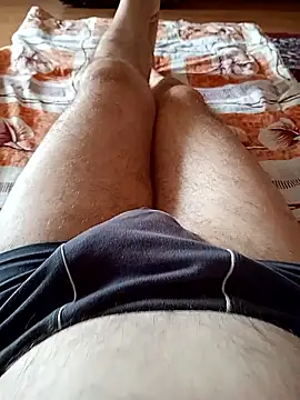 Snapshot of Vali1969 chatting on January 15, 2026, 11:37 am Vali1969 online show from January 15, 2026, 11:37 am