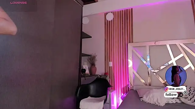 sweetviolet   online show from May 1, 2026, 1:48 pm