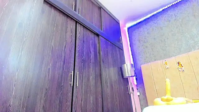 ava-am online show from December 18, 2025, 2:17 am