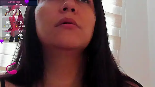 isabellarous- online show from June 18, 2026, 11:58 am