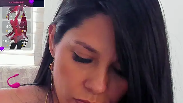 isabellarous- online show from July 10, 2026, 8:11 pm