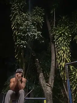 Snapshot of MaxxxSteil chatting on March 10, 2025, 9:32 am MaxxxSteil online show from March 10, 2025, 9:32 am