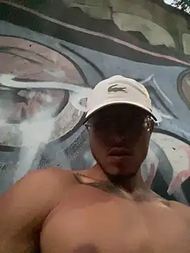 Snapshot of MaxxxSteil chatting on March 10, 2025, 11:27 pm MaxxxSteil online show from March 10, 2025, 11:27 pm