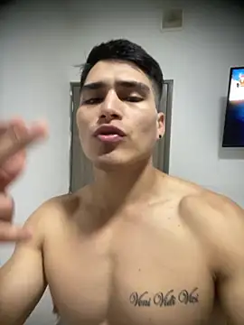 Snapshot of MaxxxSteil chatting on March 17, 2025, 8:29 am MaxxxSteil online show from March 17, 2025, 8:29 am