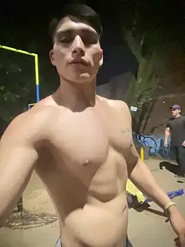 Snapshot of MaxxxSteil chatting on March 23, 2025, 4:27 am MaxxxSteil online show from March 23, 2025, 4:27 am