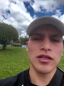 Snapshot of MaxxxSteil chatting on September 14, 2025, 5:01 pm MaxxxSteil online show from September 14, 2025, 5:01 pm