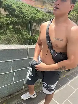 Snapshot of MaxxxSteil chatting on February 4, 2026, 4:35 pm MaxxxSteil online show from February 4, 2026, 4:35 pm