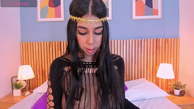 Snapshot of AnnieGibbyns chatting on October 17, 2025, 8:44 pm AnnieGibbyns online show from October 17, 2025, 8:44 pm