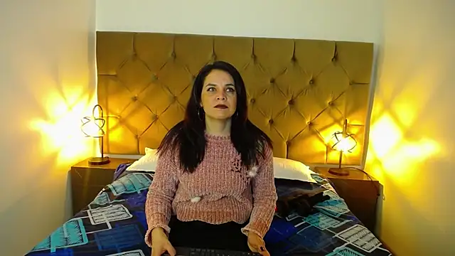 laura hotties online show from March 20, 2025, 12:43 pm