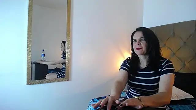 laura hotties online show from March 21, 2025, 3:57 pm