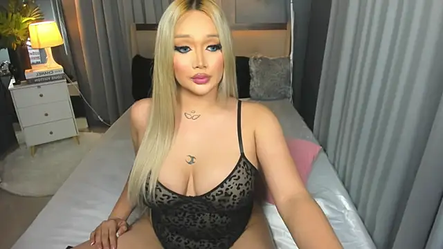 KylieSonique online show from March 8, 2025, 1:39 am