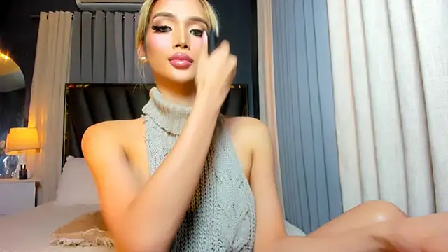 KylieSonique online show from May 3, 2026, 2:06 am