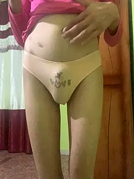 Snapshot of Femboylili chatting on November 13, 2025, 1:15 am Femboylili online show from November 13, 2025, 1:15 am