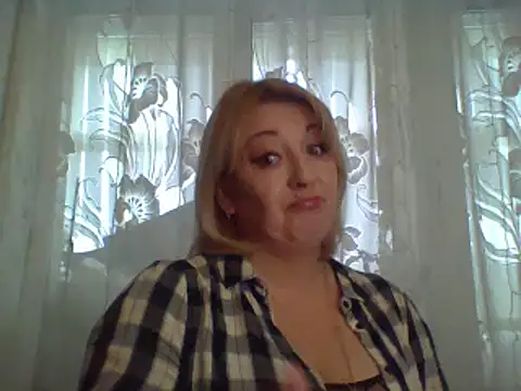 Snapshot of ArielXLoveresss chatting on February 27, 2025, 9:32 am ArielXLoveresss online show from February 27, 2025, 9:32 am