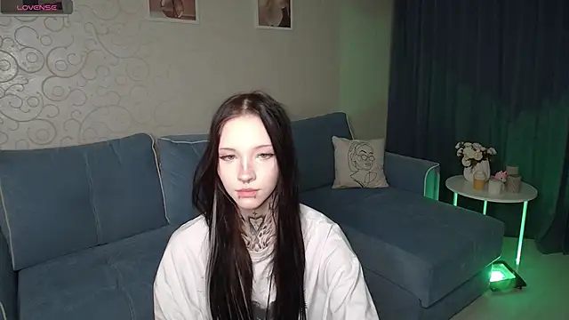 mefwhore online show from December 4, 2025, 3:10 pm