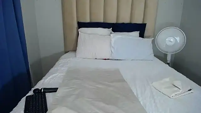 SEXYASSTINAXXX online show from February 4, 2026, 6:58 pm