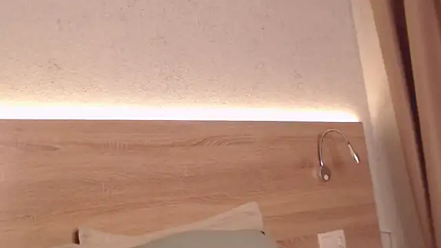 Snapshot of IvyAngel chatting on November 28, 2025, 4:09 pm IvyAngel online show from November 28, 2025, 4:09 pm