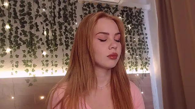 Snapshot of IvyAngel chatting on July 28, 2026, 1:32 pm IvyAngel online show from July 28, 2026, 1:32 pm