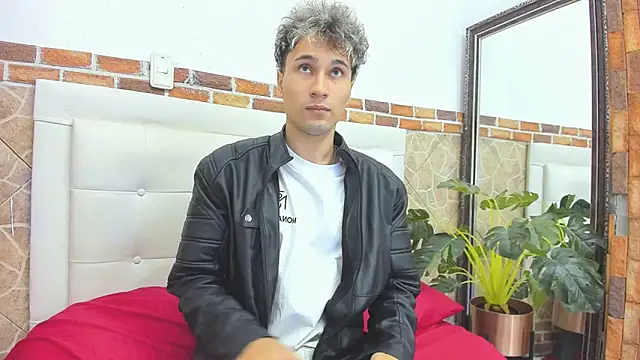 Snapshot of buddy_whitte chatting on September 12, 2025, 12:05 pm buddy whitte online show from September 12, 2025, 12:05 pm