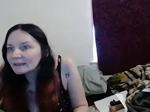 Snapshot of Hotmodel1984 chatting on December 17, 2024, 8:43 pm Hotmodel1984 online show from December 17, 2024, 8:43 pm