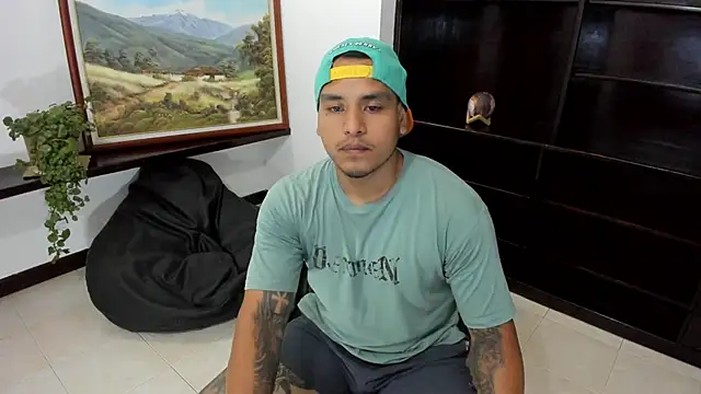 Snapshot of maxflurry_ chatting on March 3, 2025, 12:04 am maxflurry online show from March 3, 2025, 12:04 am