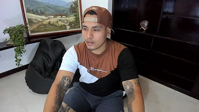 Snapshot of maxflurry_ chatting on March 4, 2025, 1:55 am maxflurry online show from March 4, 2025, 1:55 am