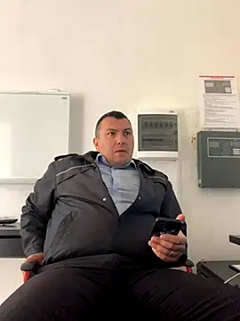 Snapshot of Mike8523 chatting on September 10, 2025, 6:02 am Mike8523 online show from September 10, 2025, 6:02 am