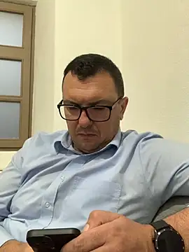 Snapshot of Mike8523 chatting on November 23, 2025, 5:29 am Mike8523 online show from November 23, 2025, 5:29 am