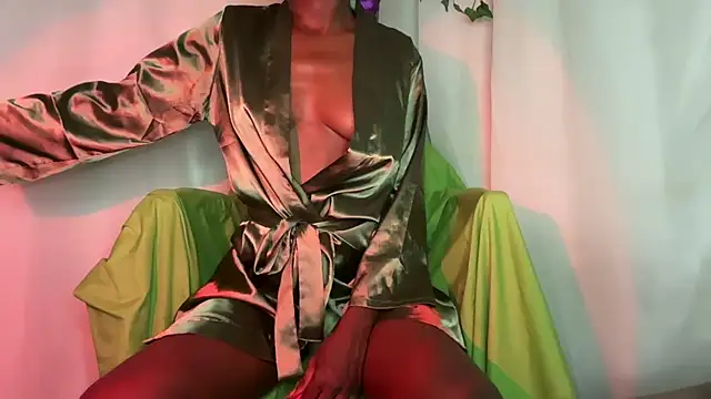 Snapshot of bayofdarkness chatting on March 11, 2026, 6:19 am bayofdarkness online show from March 11, 2026, 6:19 am