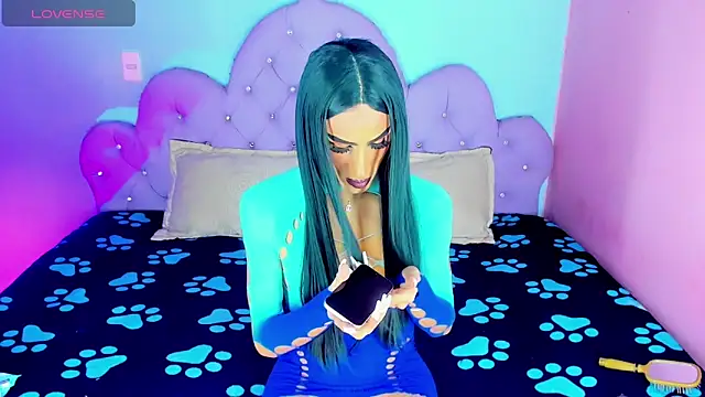 Julie Lovelyx1 online show from June 16, 2026, 4:59 am