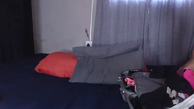 Snapshot of xMiAmor chatting on October 28, 2025, 8:40 am xMiAmor online show from October 28, 2025, 8:40 am