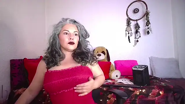 Victoria Lover online show from January 13, 2026, 4:51 am