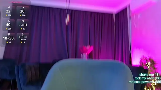 CutiePie69   online show from December 22, 2025, 8:39 pm