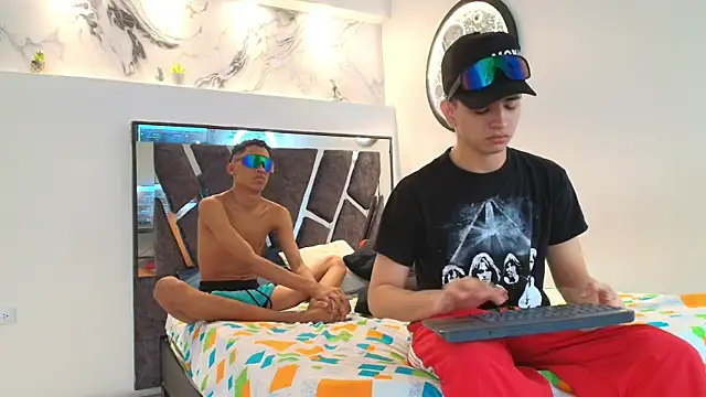 KING OFF BOYS online show from November 21, 2025, 1:32 pm