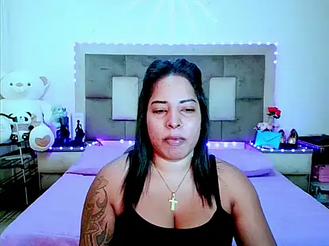Snapshot of indiantopaz694u chatting on May 27, 2026, 4:31 am indiantopaz694u online show from May 27, 2026, 4:31 am