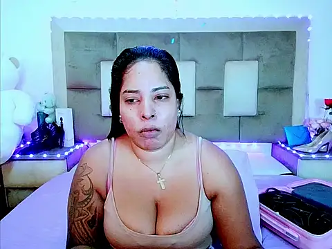 Snapshot of indiantopaz694u chatting on July 11, 2026, 5:32 am indiantopaz694u online show from July 11, 2026, 5:32 am