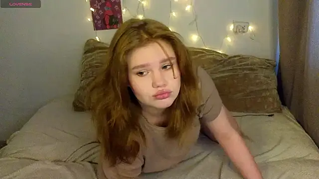 LaseyMoon online show from March 14, 2026, 4:40 am