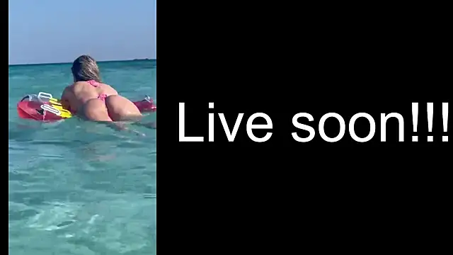 Snapshot of _Allie_ chatting on October 5, 2025, 4:11 am Allie online show from October 5, 2025, 4:11 am