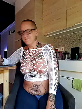 Emma Milf25 online show from March 17, 2025, 7:13 am