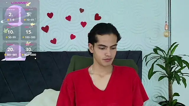 Maximoherrera 16 online show from April 23, 2026, 1:02 pm