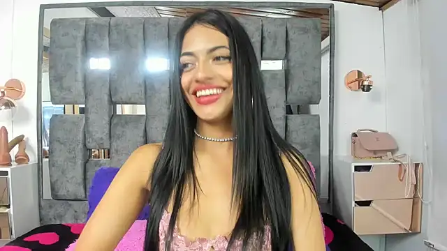 EMYCLARK01 online show from July 10, 2026, 1:43 am