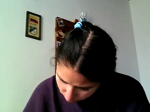 Escarcha-blue online show from March 5, 2025, 1:50 pm