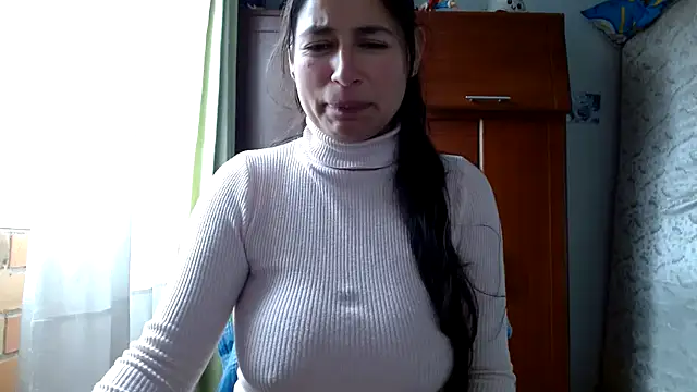 Escarcha-blue online show from May 2, 2026, 6:02 pm