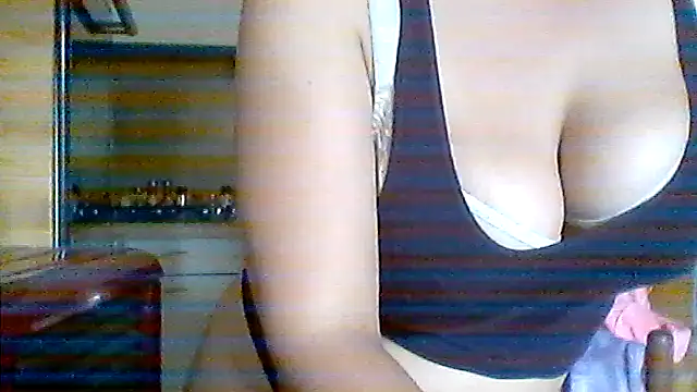 Snapshot of Rachele_Angel chatting on June 19, 2026, 12:20 pm Rachele Angel online show from June 19, 2026, 12:20 pm