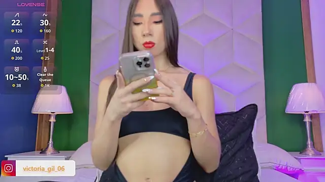 Snapshot of queen__violet chatting on July 23, 2026, 7:23 pm queen violet online show from July 23, 2026, 7:23 pm