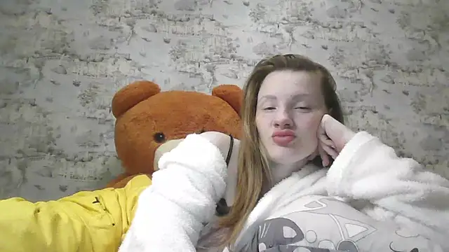 Snapshot of Eveline_May chatting on February 27, 2025, 10:09 pm Eveline May online show from February 27, 2025, 10:09 pm