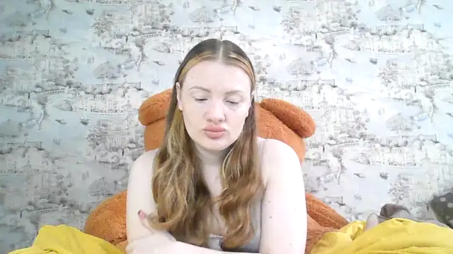 Snapshot of Eveline_May chatting on November 1, 2025, 8:05 am Eveline May online show from November 1, 2025, 8:05 am