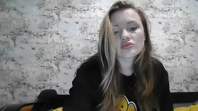 Snapshot of Eveline_May chatting on November 13, 2025, 8:41 pm Eveline May online show from November 13, 2025, 8:41 pm